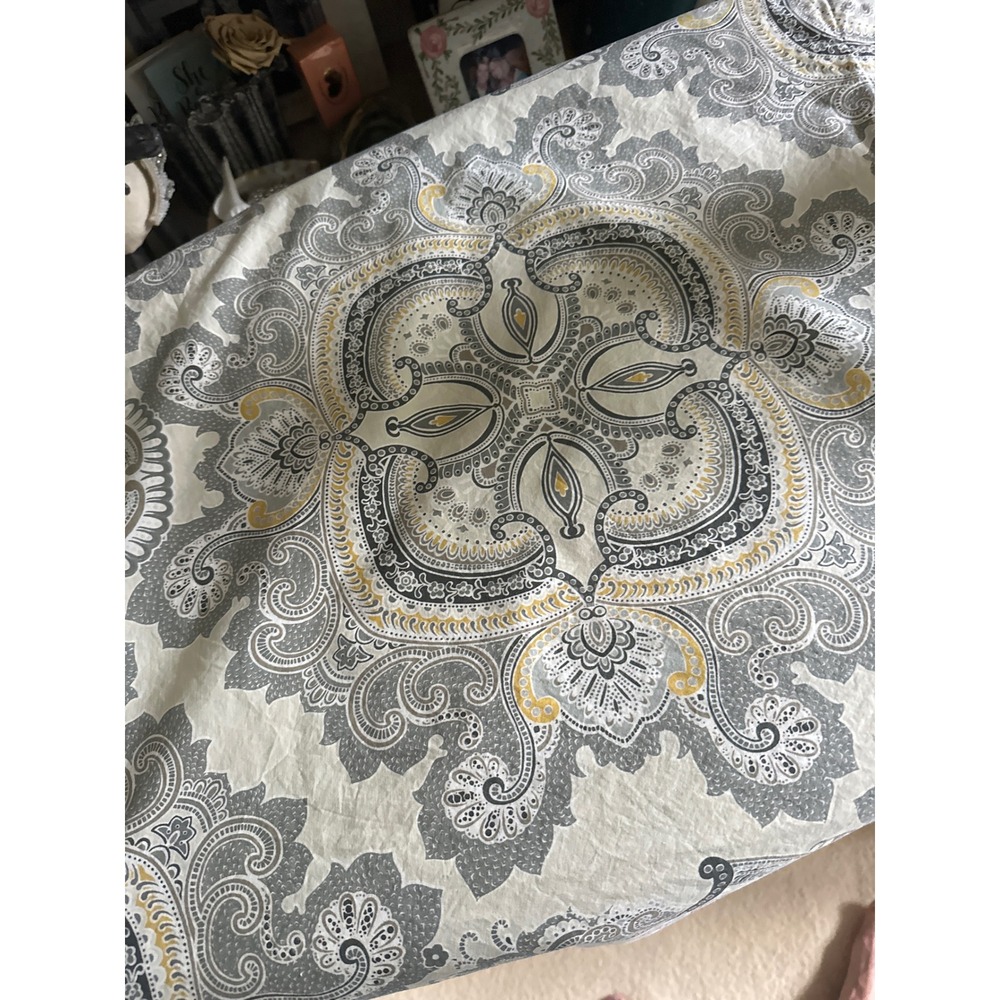 Pottery Barn Paisley Medallion Standard Pillowcase Set‎ 2 Grey Yellow Cotton